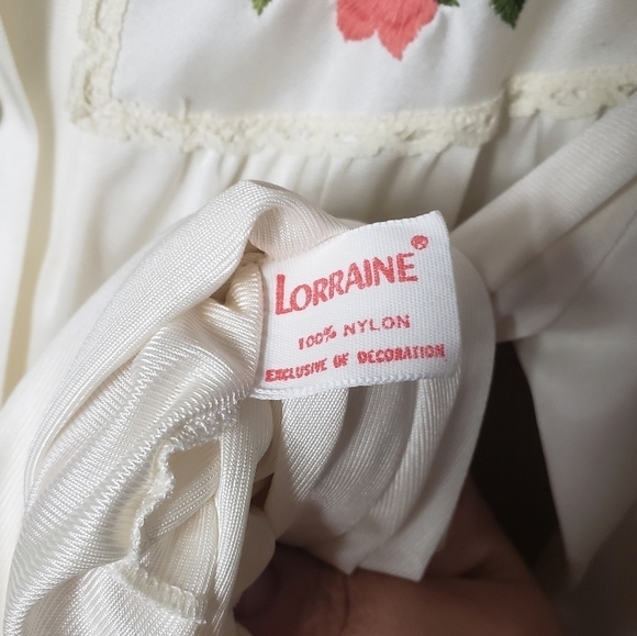 Vintage Lorraine Embroidered Satin Buttonfront Gown Robe-Size S - Picture 10 of 11